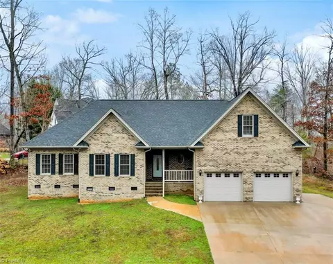 1793 Pepperidge Rd, Asheboro, NC 27205