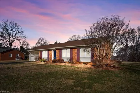 521 Spainhour Rd, King, NC 27021