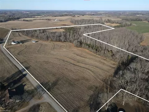 218 Jefferson Farm Rd, Statesville, NC 28625