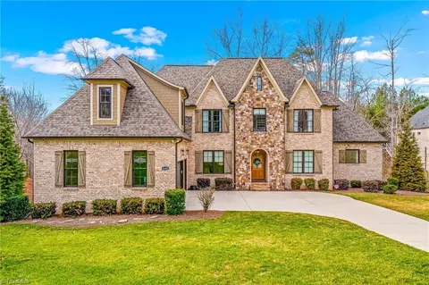 5698 Snow Hill Dr, Summerfield, NC 27358