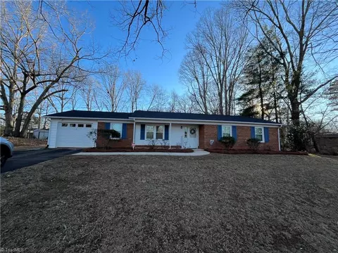 120 Little Brook Dr, Tobaccoville, NC 27050