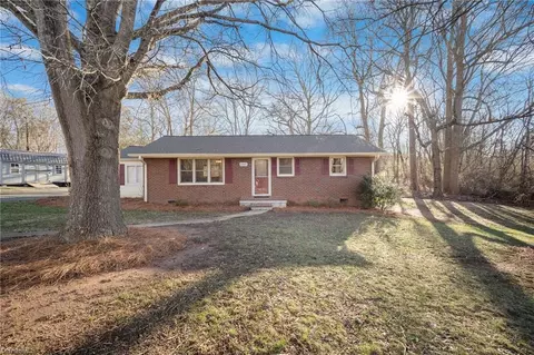 2261 Valleydale Ln, Kernersville, NC 27284