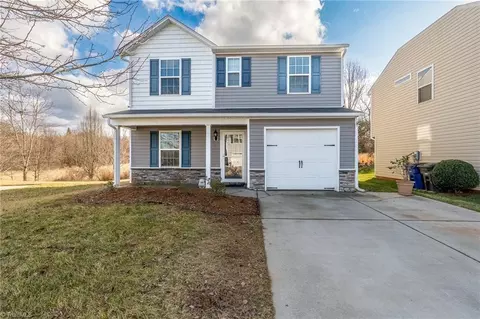 3890 Sanwood Ln, Kernersville, NC 27284