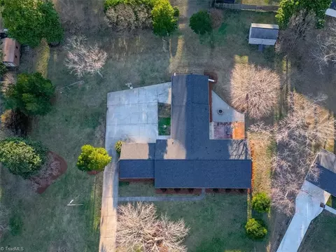 3417 Greenhill Dr, High Point, NC 27265 photo 37