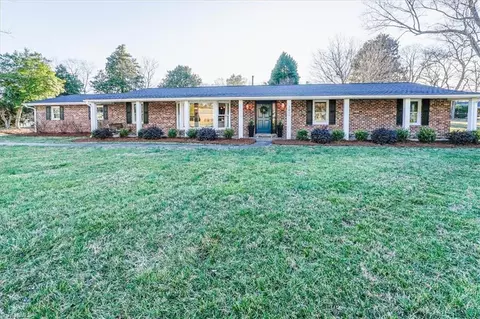 3417 Greenhill Dr, High Point, NC 27265