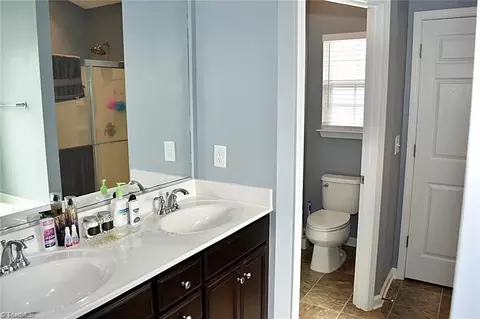 Bath - 290 Brassfield Dr, Burlington, NC 27217 photo 5 of 7