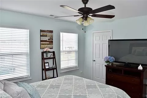 Bedroom - 290 Brassfield Dr, Burlington, NC 27217 photo 6 of 6