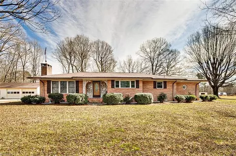6516 Foster Rd, Whitsett, NC 27377