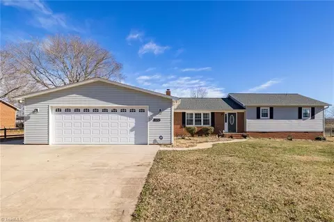 1452 New Bowers Rd, Lexington, NC 27292