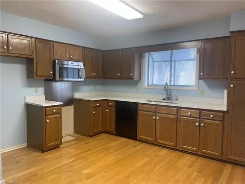 171 Old Mill Rd #B, High Point, NC 27265 photo 6