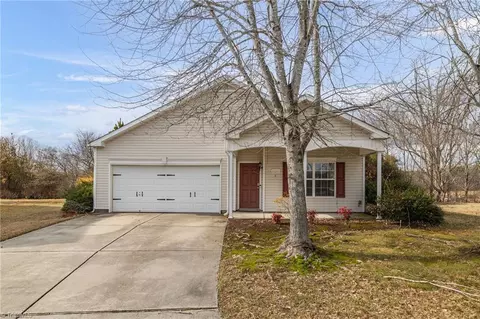 4620 Lauren Woods Ct, Winston Salem, NC 27127