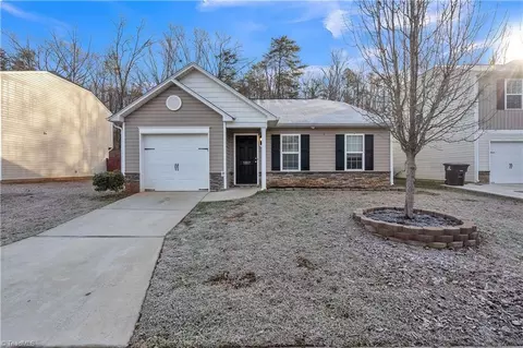 1227 Stonefield Crossing Ct, Winston Salem, NC 27107