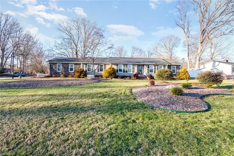 4912 Edinborough Rd, Greensboro, NC 27406