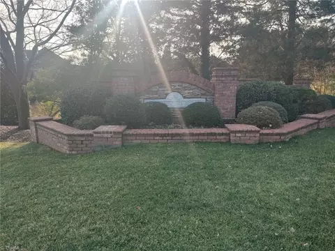 1720 Myerwood Dr, High Point, NC 27262