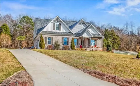 149 Eagles Landing Ln, Mocksville, NC 27028