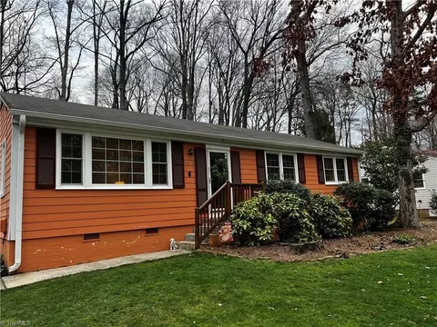 2618 Robin Hood Dr, Greensboro, NC 27408