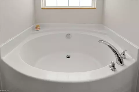 3715 Single Leaf Cir, High Point, NC 27265 photo 23