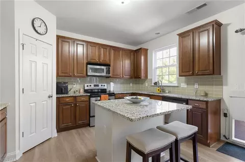 3715 Single Leaf Cir, High Point, NC 27265 photo 15