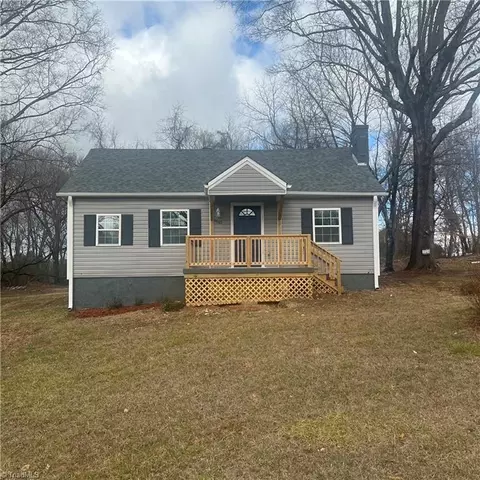 745 Friendly Rd, Eden, NC 27288