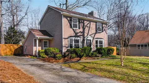 4202 Broadacres Dr, Greensboro, NC 27407