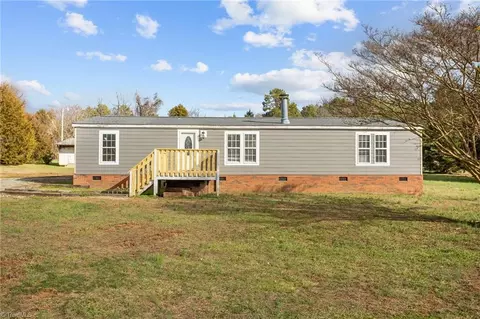 175 John T Farabee Ln, Lexington, NC 27295