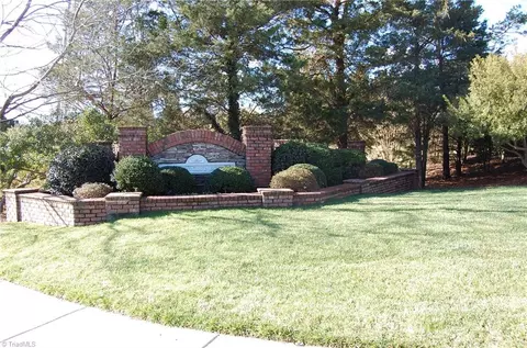 2872 Saint Giles Ct, High Point, NC 27262
