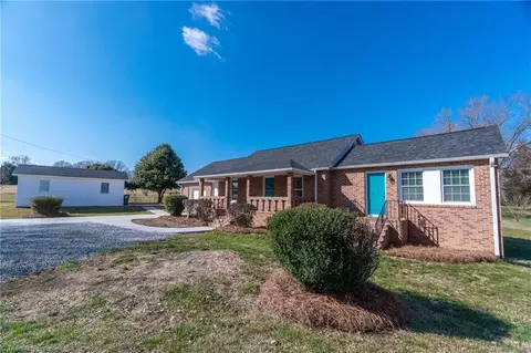 4050 Pine Hall Rd, Walkertown, NC 27051