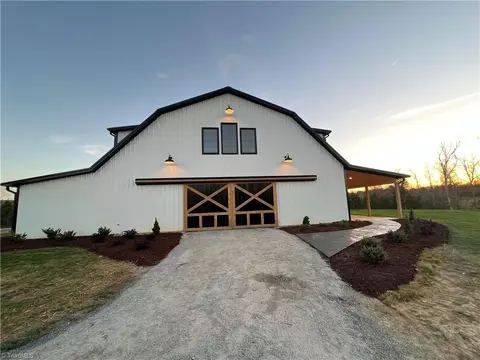4871 Snyder Country Rd, Trinity, NC 27370 photo 2