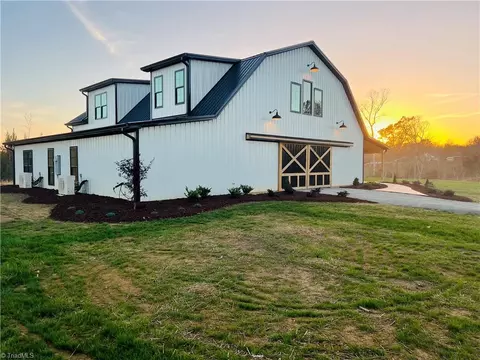 4871 Snyder Country Rd, Trinity, NC 27370 photo 4