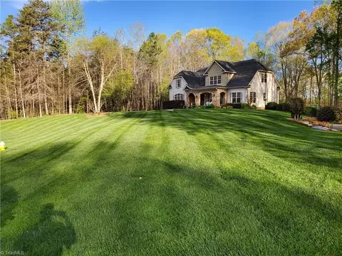 410 Covington Dr, Advance, NC 27006
