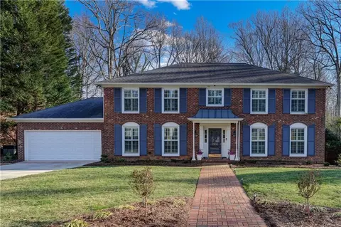 2900 Saint Regis Rd, Greensboro, NC 27408