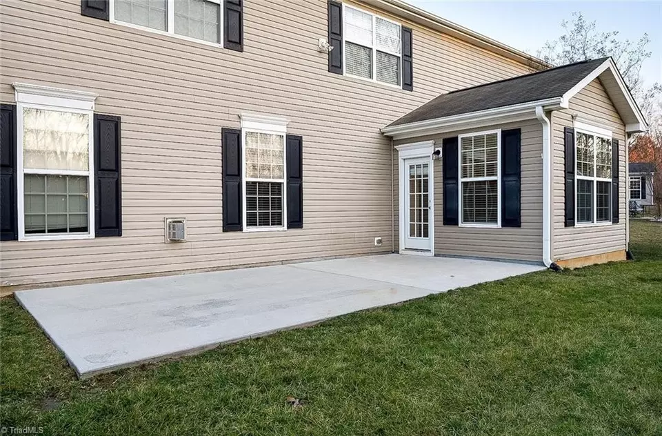 1995 Kippen Dr, Kernersville, NC 27284 38 Photos Movoto