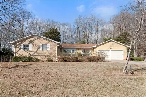 Exterior - 209 Stadium Dr, Eden, NC 27288 photo 1 of 6