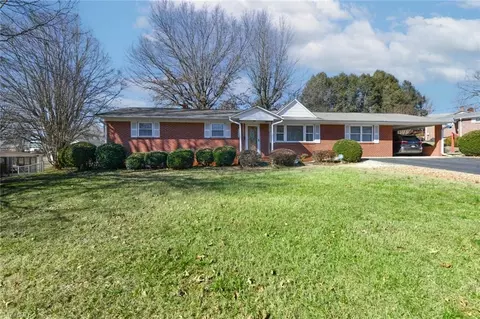 5460 Dogwood Dr, Winston Salem, NC 27105
