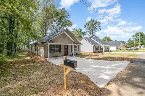 205 15th St E, Salisbury, NC 28144 photo 2