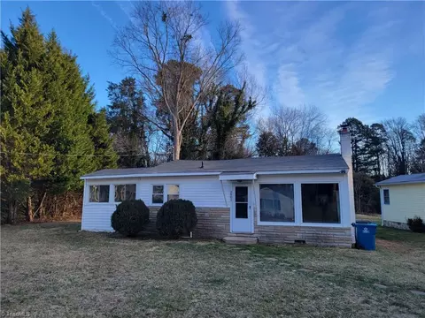 2801 Forbes Dr, Greensboro, NC 27407