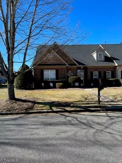 5824 Landon Dr, Pfafftown, NC 27040