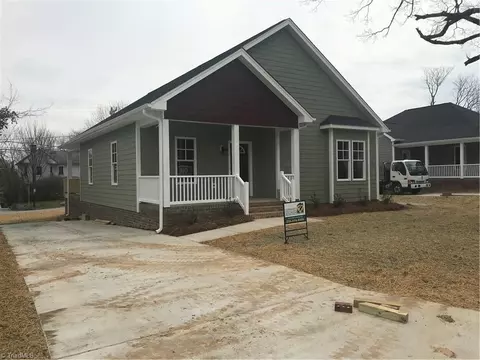 1511 Kingsway Dr, High Point, NC 27260