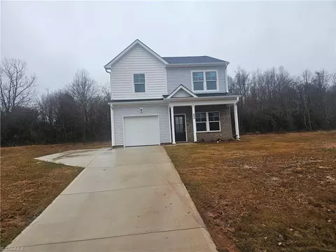 621 East St, Reidsville, NC 27320