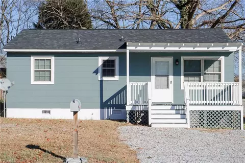 3228 Wellingford Dr, High Point, NC 27265
