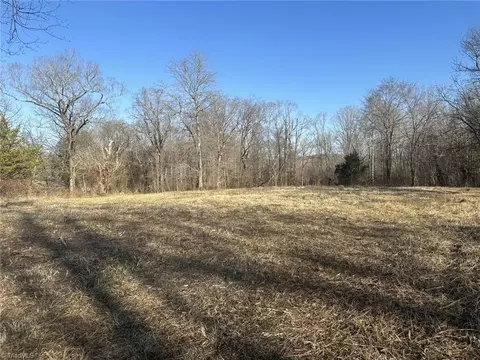 3025 Greenhouse Rd, Winston Salem, NC 27127