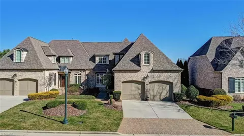 41 Creswell Manor Dr, Greensboro, NC 27407