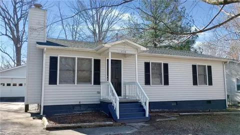 2118 Redwood Dr, Greensboro, NC 27405