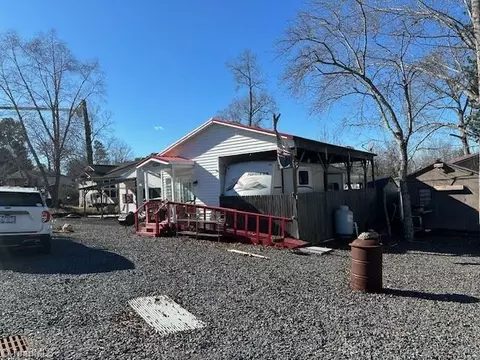 121 Hideaway Trl, Mount Gilead, NC 27306