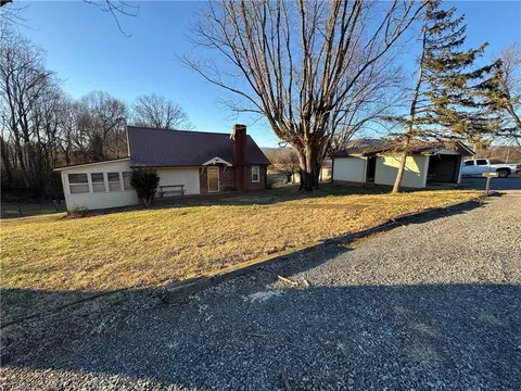 969 Traphill Union Rd, Traphill, NC 28685