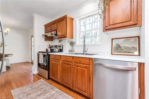 Kitchen - 236 Summit Rd, Purlear, NC 28665 photo 4 of 5
