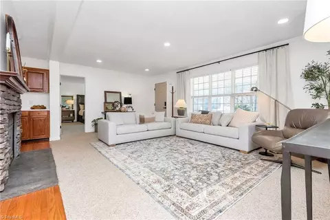 Living - 236 Summit Rd, Purlear, NC 28665 photo 2 of 6