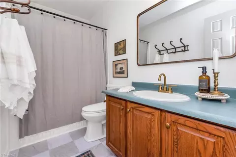 Bath - 236 Summit Rd, Purlear, NC 28665 photo 4 of 5