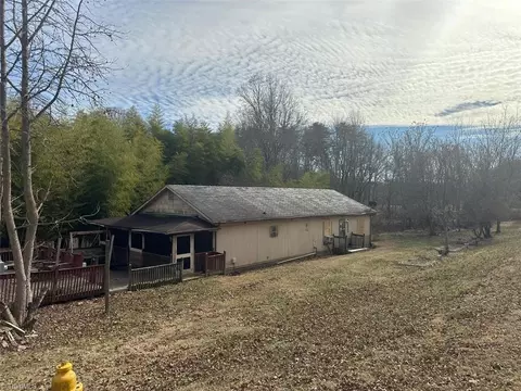 7695 Jackson St, Rural Hall, NC 27045