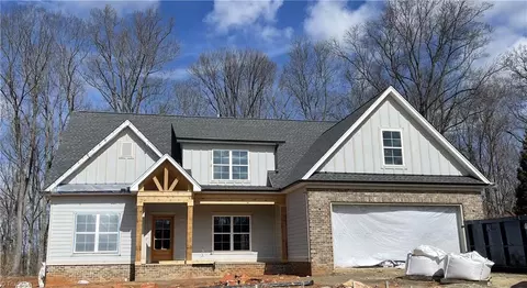 729 Surrey Path Trl, Winston Salem, NC 27104